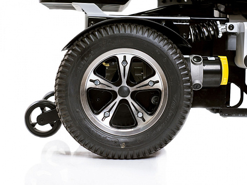 Пневматические задние колеса увеличенного диаметра