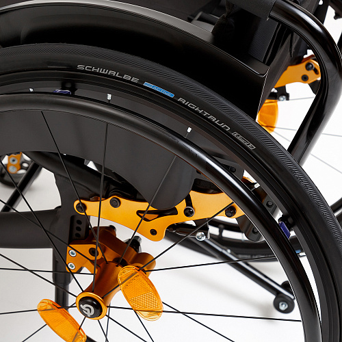 Задние колеса в сборе  с шинами Schwalbe RightRun