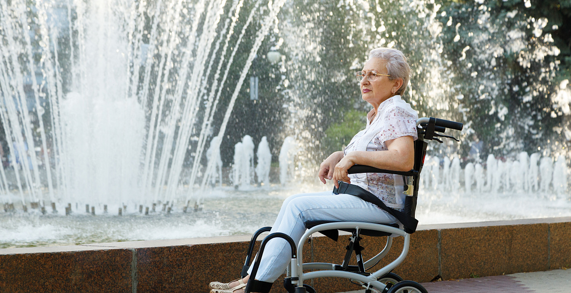 как выбрать инвалидное кресло для пожилого